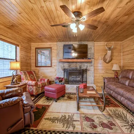 Rocky Top Lodge, 6 Bedrooms, Pool Access, Hot Tub, Mountain View, Sleeps 14